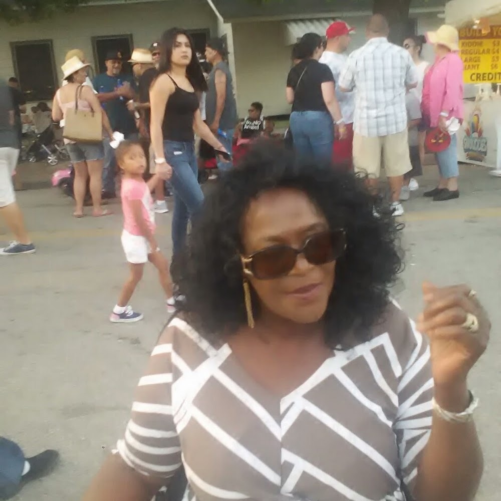 Meet your Posher, Christine